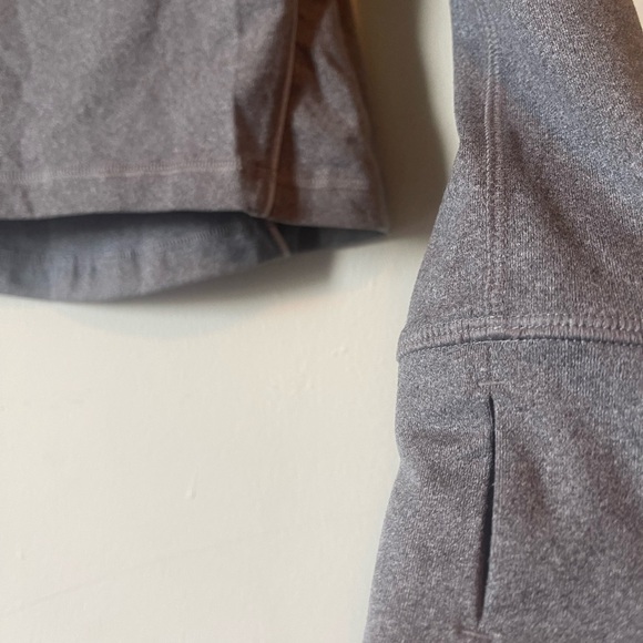 Abercrombie & Fitch Scuba Long Sleeve T-Shirt - Picture 2 of 2